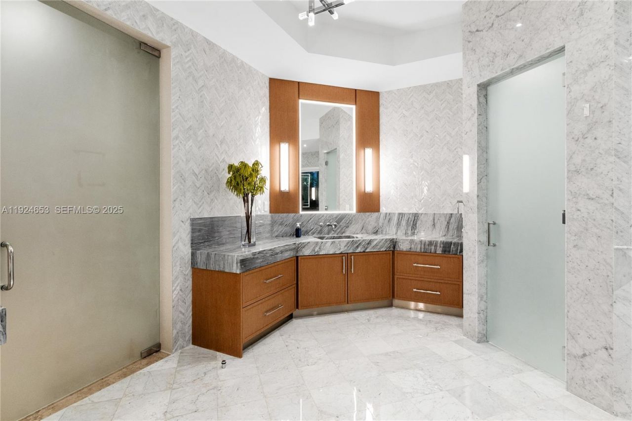 6080 SW 104th St, Pinecrest, FL 33156 Photo