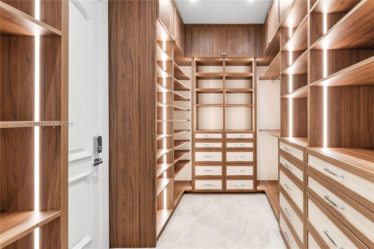 6080 SW 104th St, Pinecrest, FL 33156 Photo