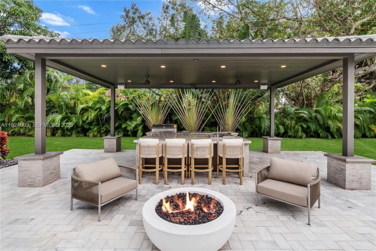 6080 SW 104th St, Pinecrest, FL 33156 Photo