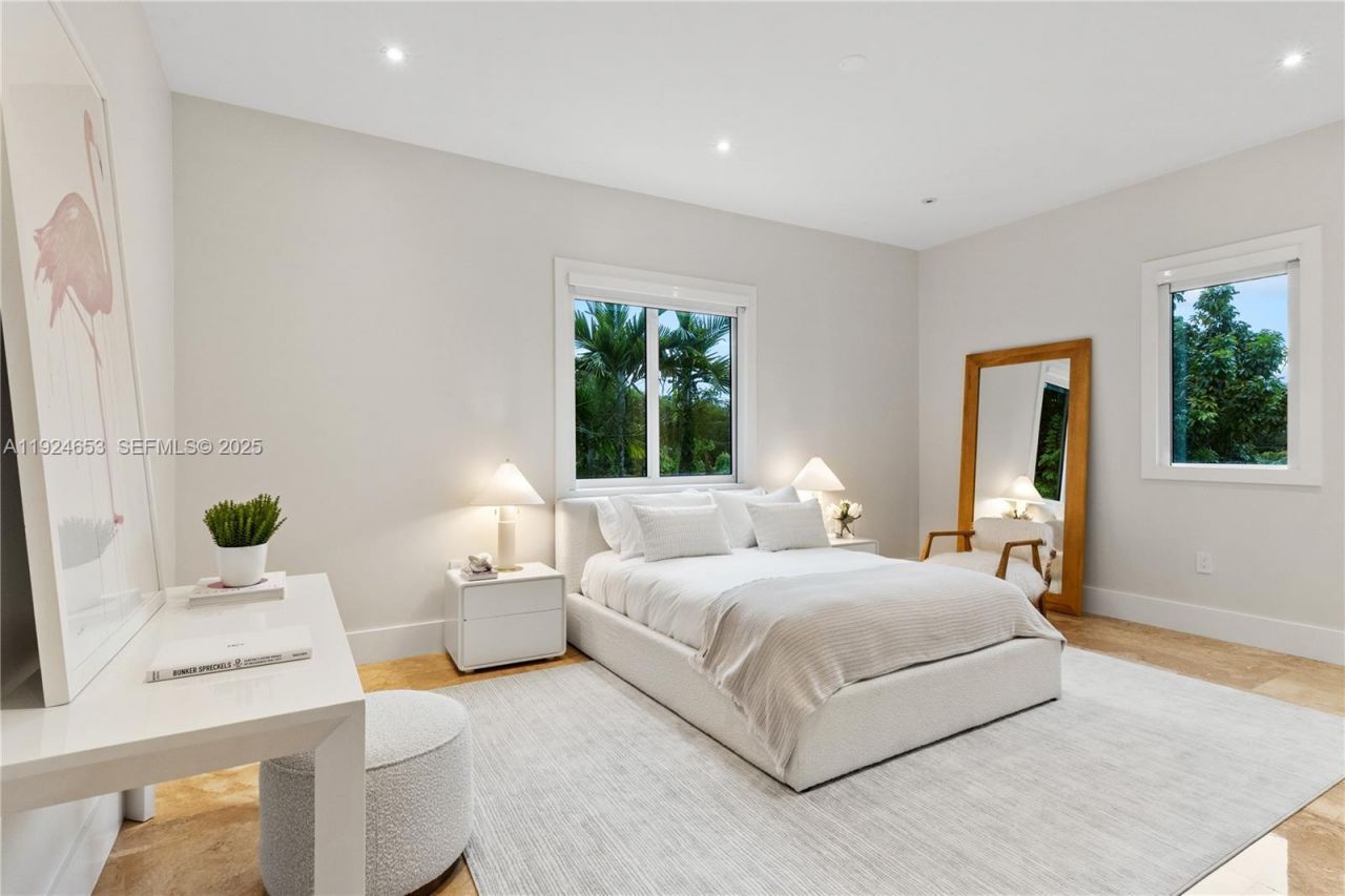 6080 SW 104th St, Pinecrest, FL 33156 Photo