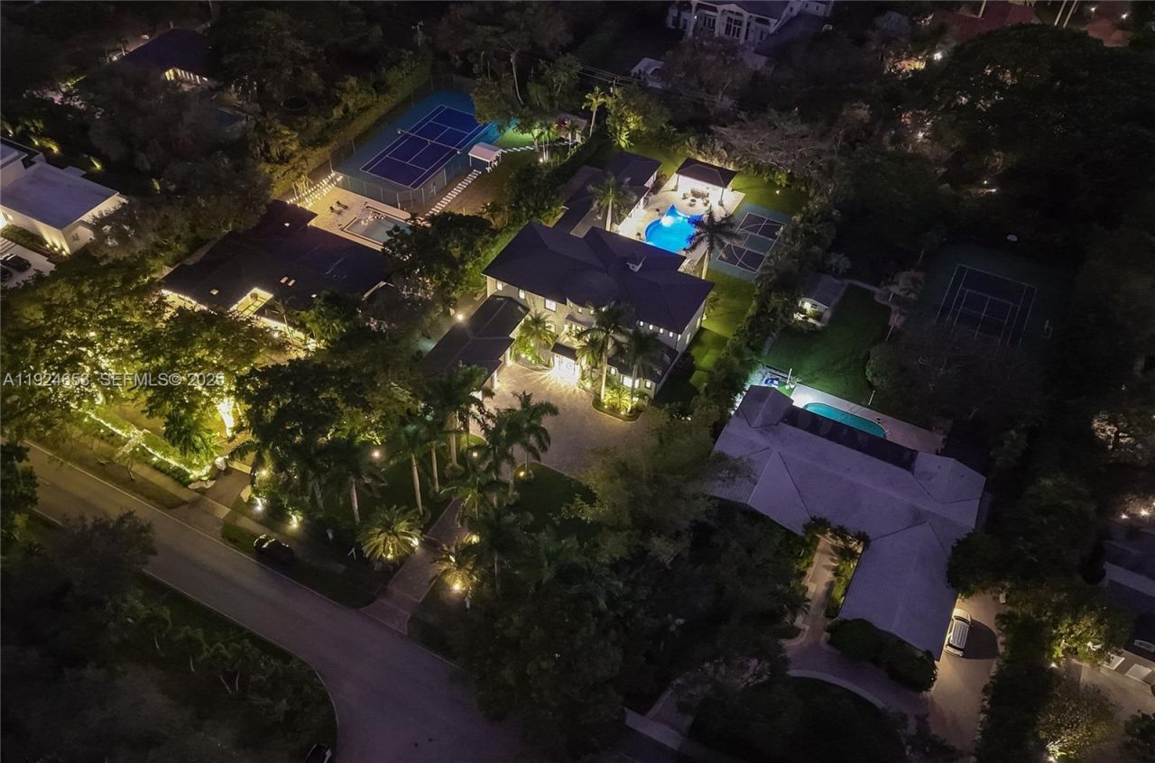 6080 SW 104th St, Pinecrest, FL 33156 Photo