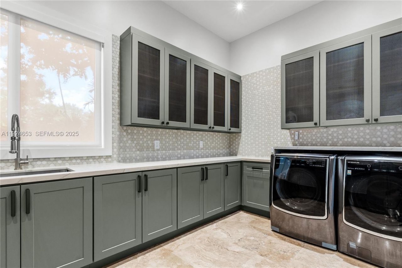 6080 SW 104th St, Pinecrest, FL 33156 Photo