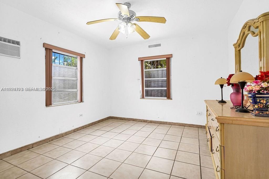 911 E 9th Pl, Hialeah, FL 33010 Photo