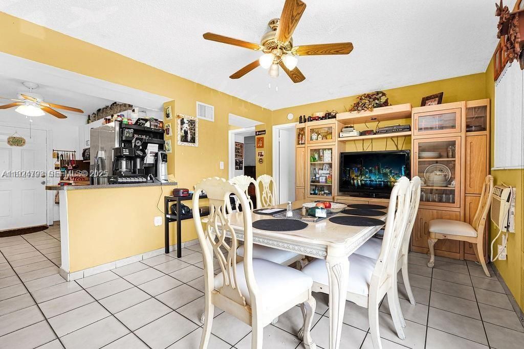 911 E 9th Pl, Hialeah, FL 33010 Photo