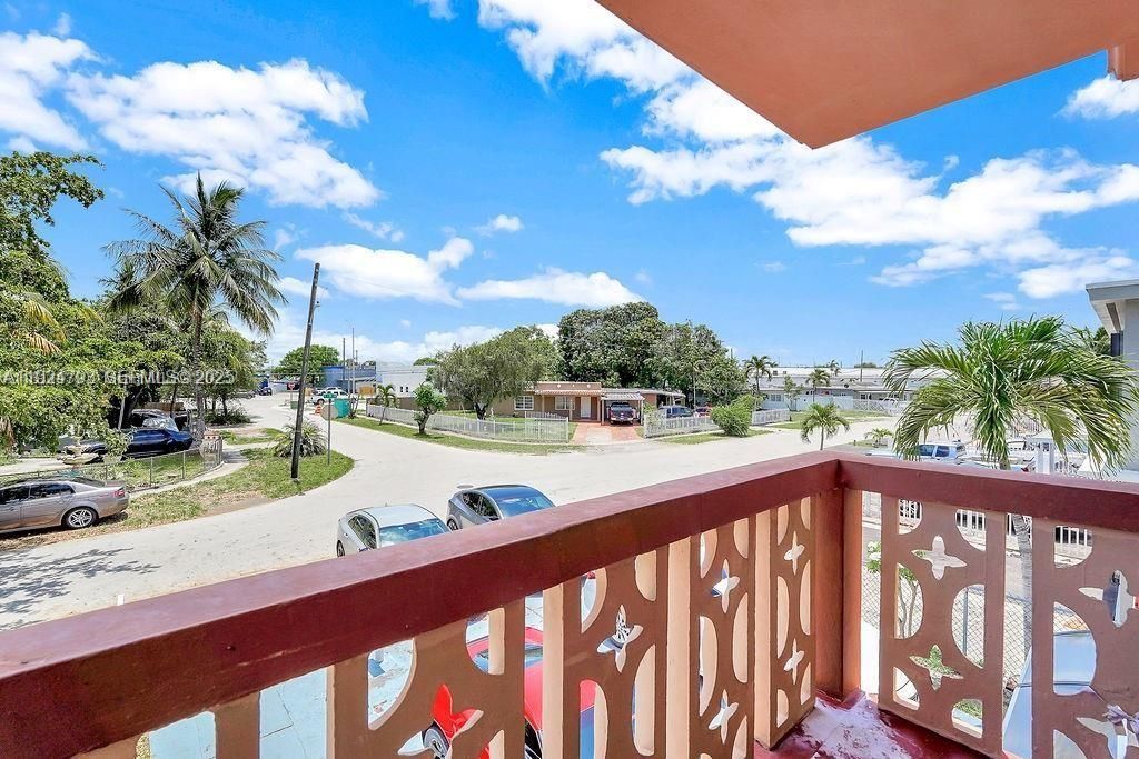 911 E 9th Pl, Hialeah, FL 33010 Photo