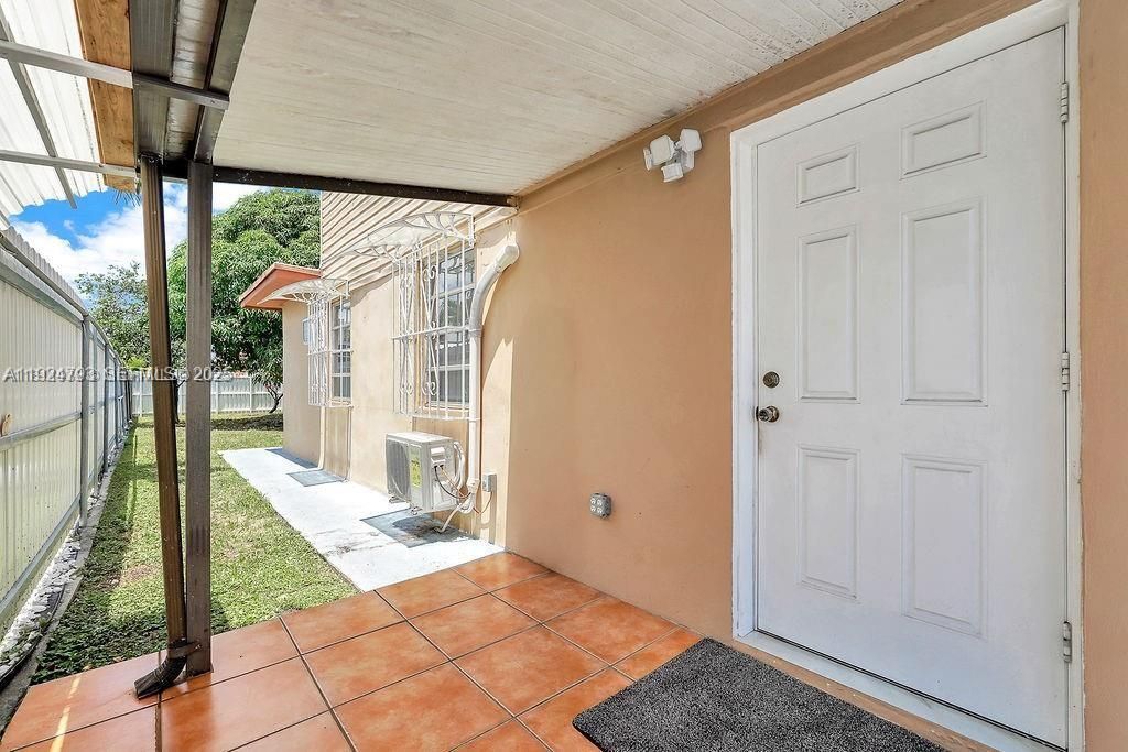 911 E 9th Pl, Hialeah, FL 33010 Photo