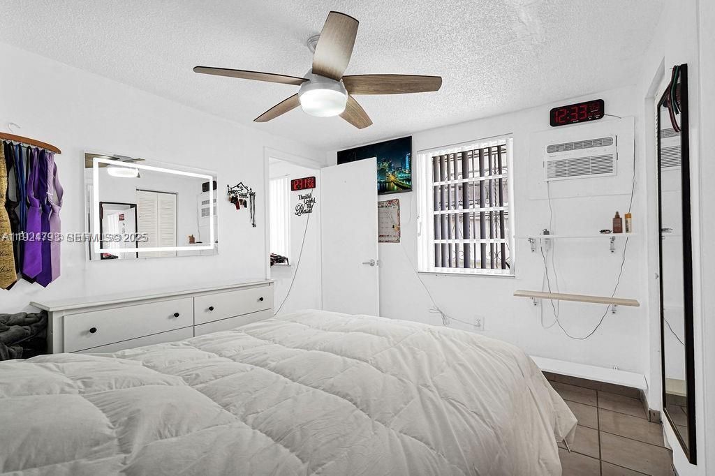 911 E 9th Pl, Hialeah, FL 33010 Photo