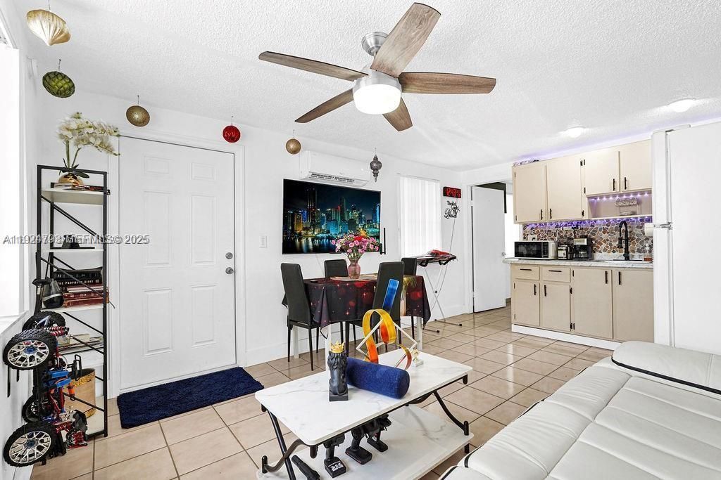 911 E 9th Pl, Hialeah, FL 33010 Photo