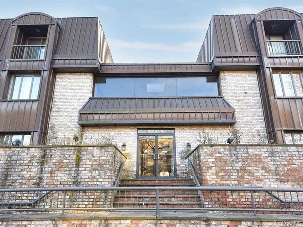 130 S Middle Neck Road, Unit 2, Great Neck, NY 11021