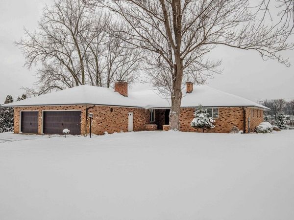 1116 Erin Court, Middlebury, IN 46540