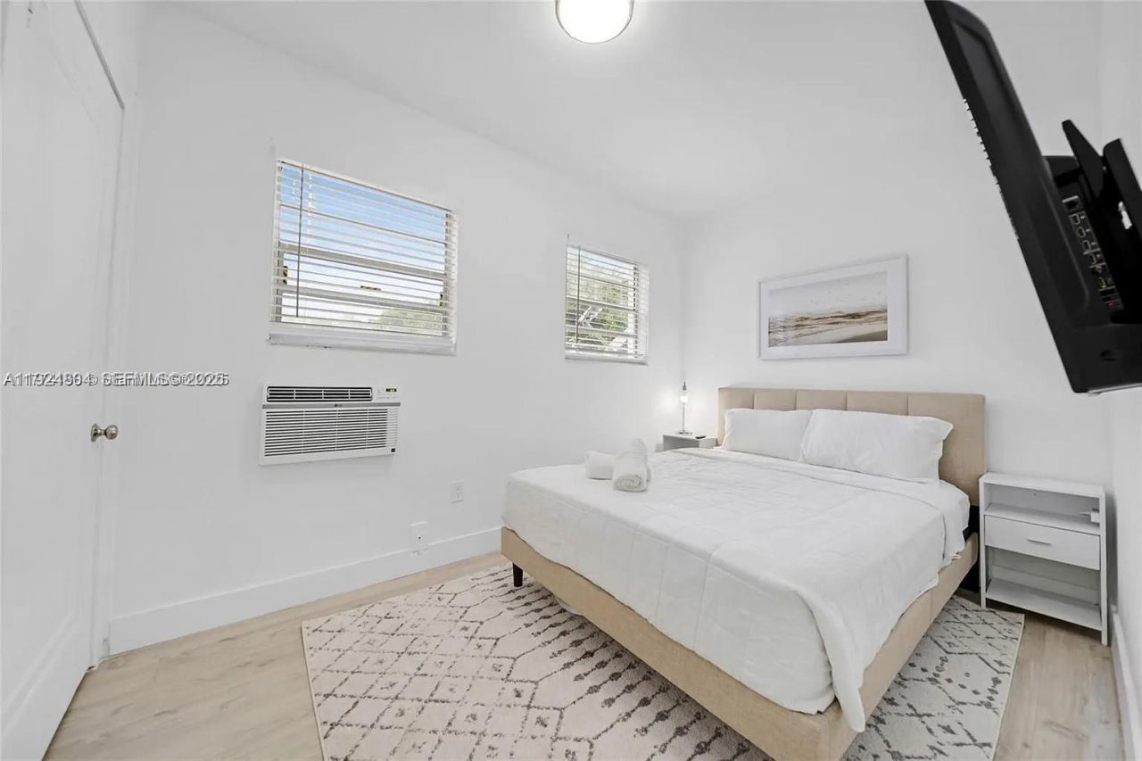 1029 SW 5th St, Miami, FL 33130 Photo