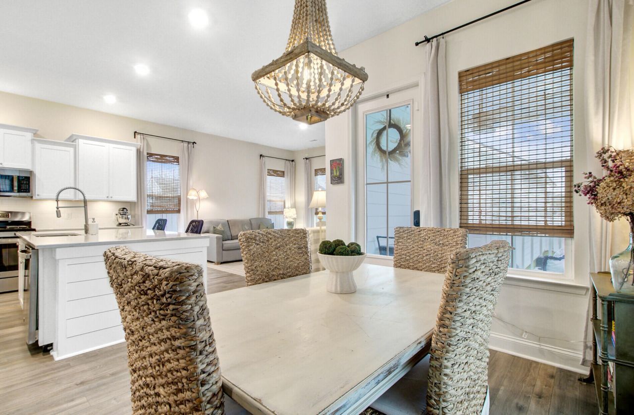 505 N Commodore Way Photo 10