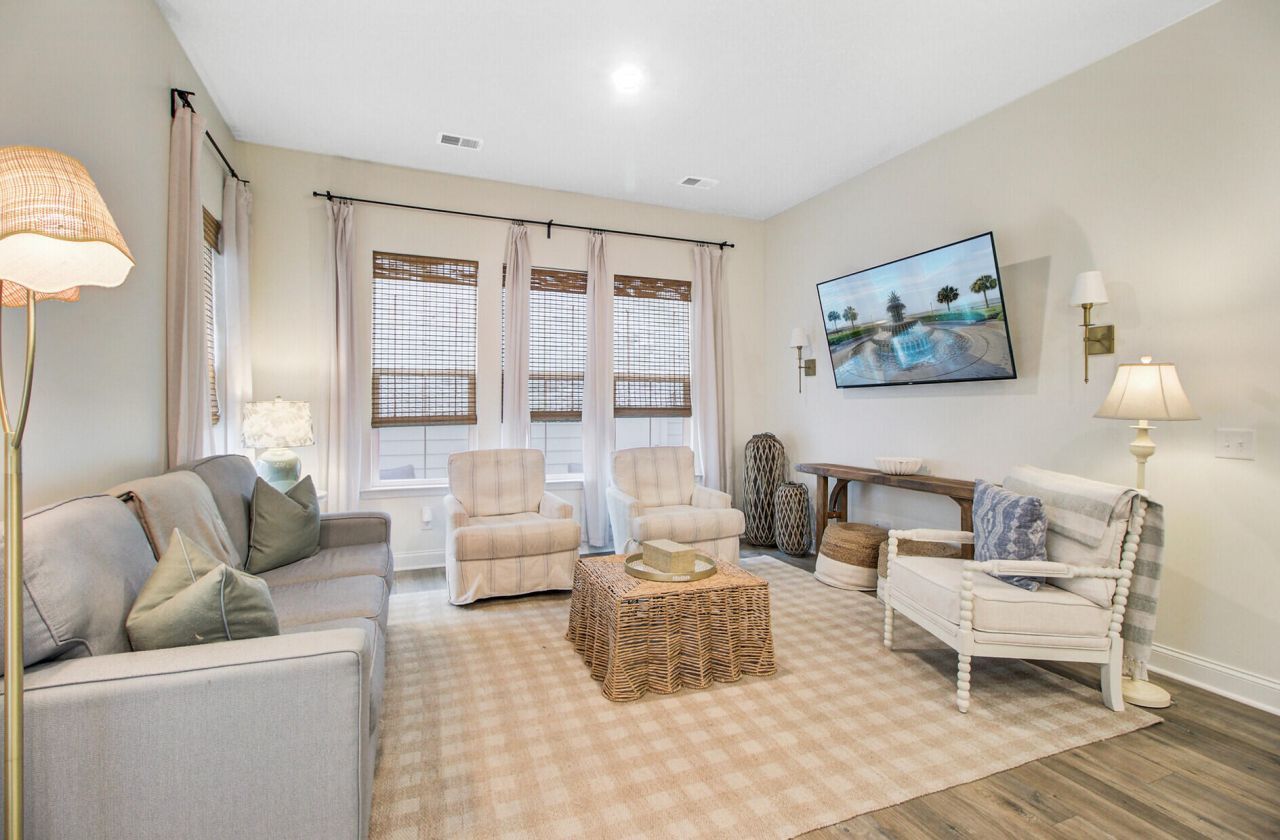 505 N Commodore Way Photo 17