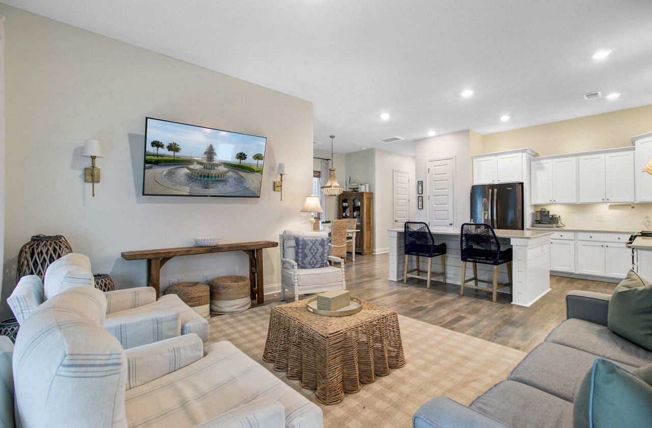 505 N Commodore Way Photo 18