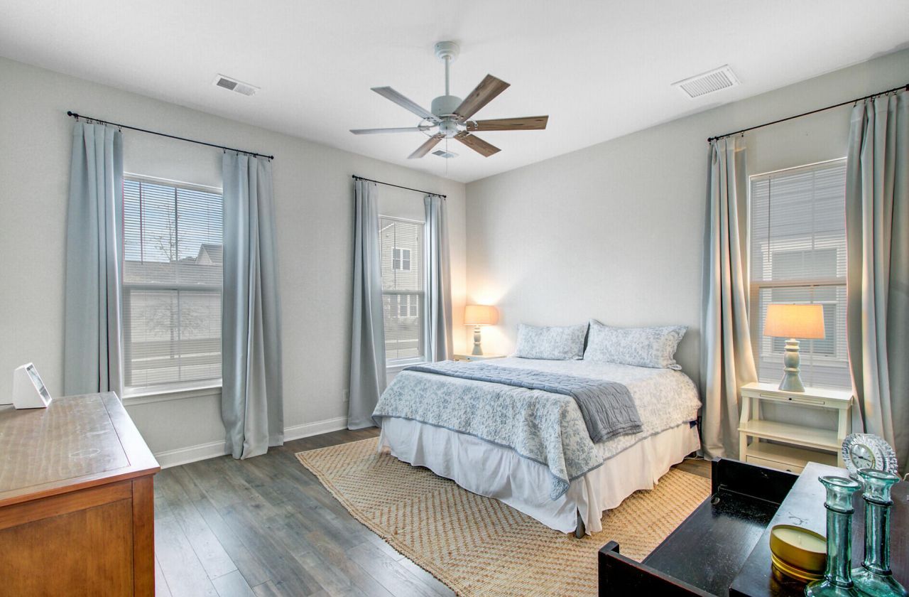 505 N Commodore Way Photo 20