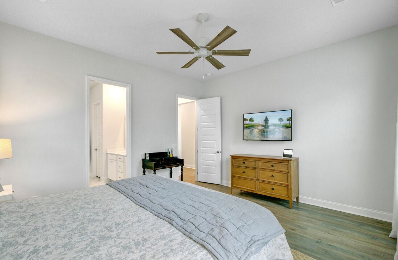 505 N Commodore Way Photo 21