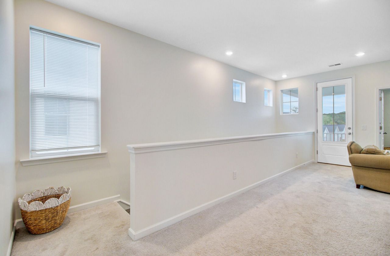 505 N Commodore Way Photo 28