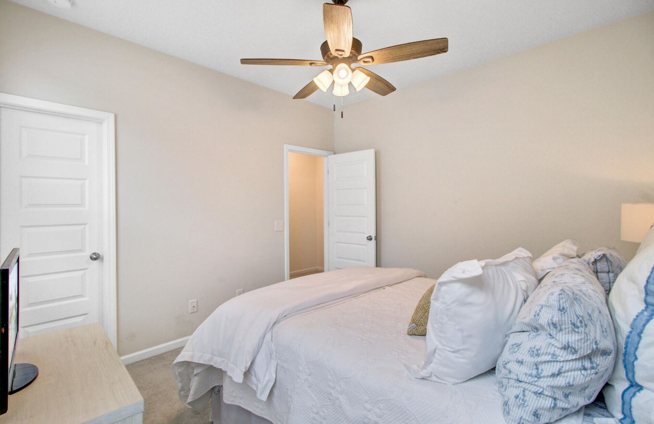 505 N Commodore Way Photo 37