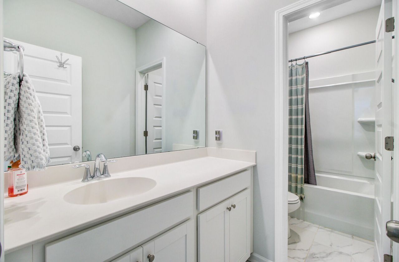 505 N Commodore Way Photo 38