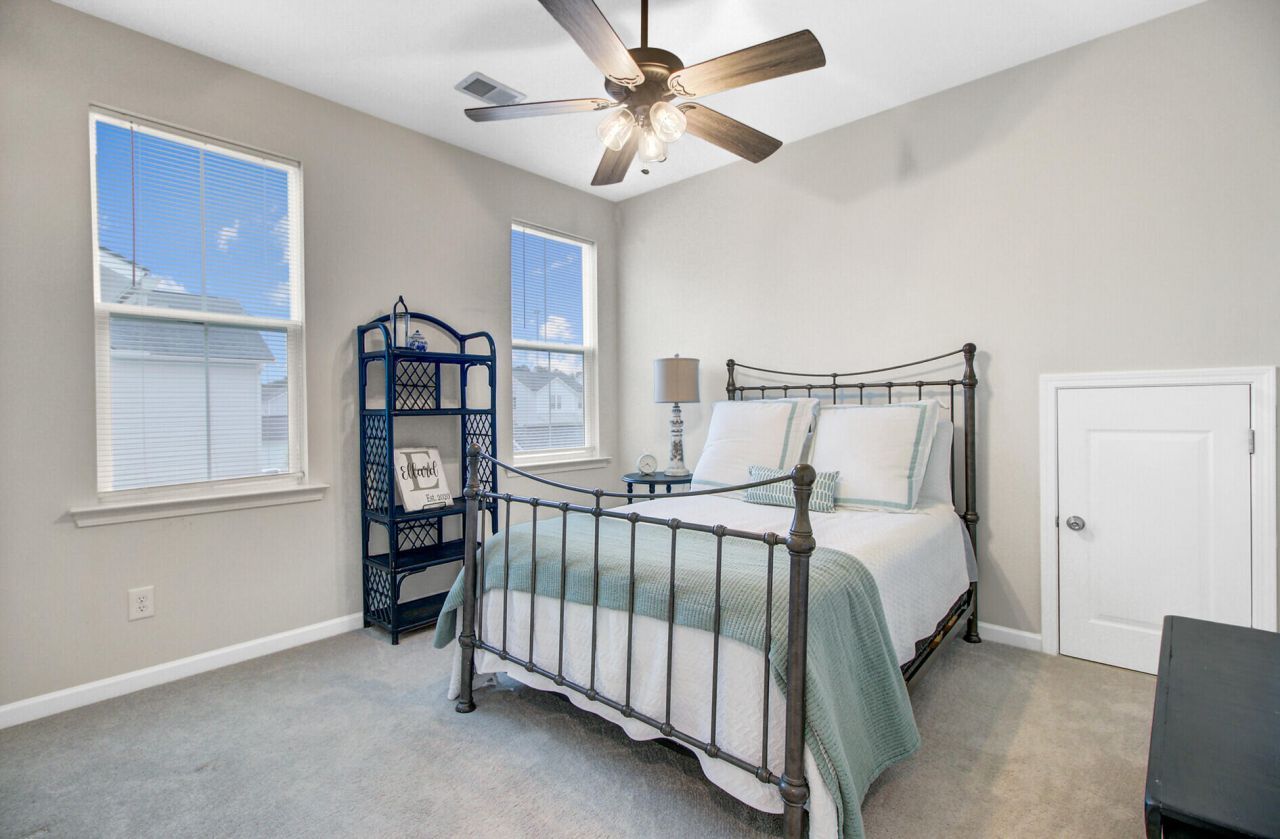 505 N Commodore Way Photo 40