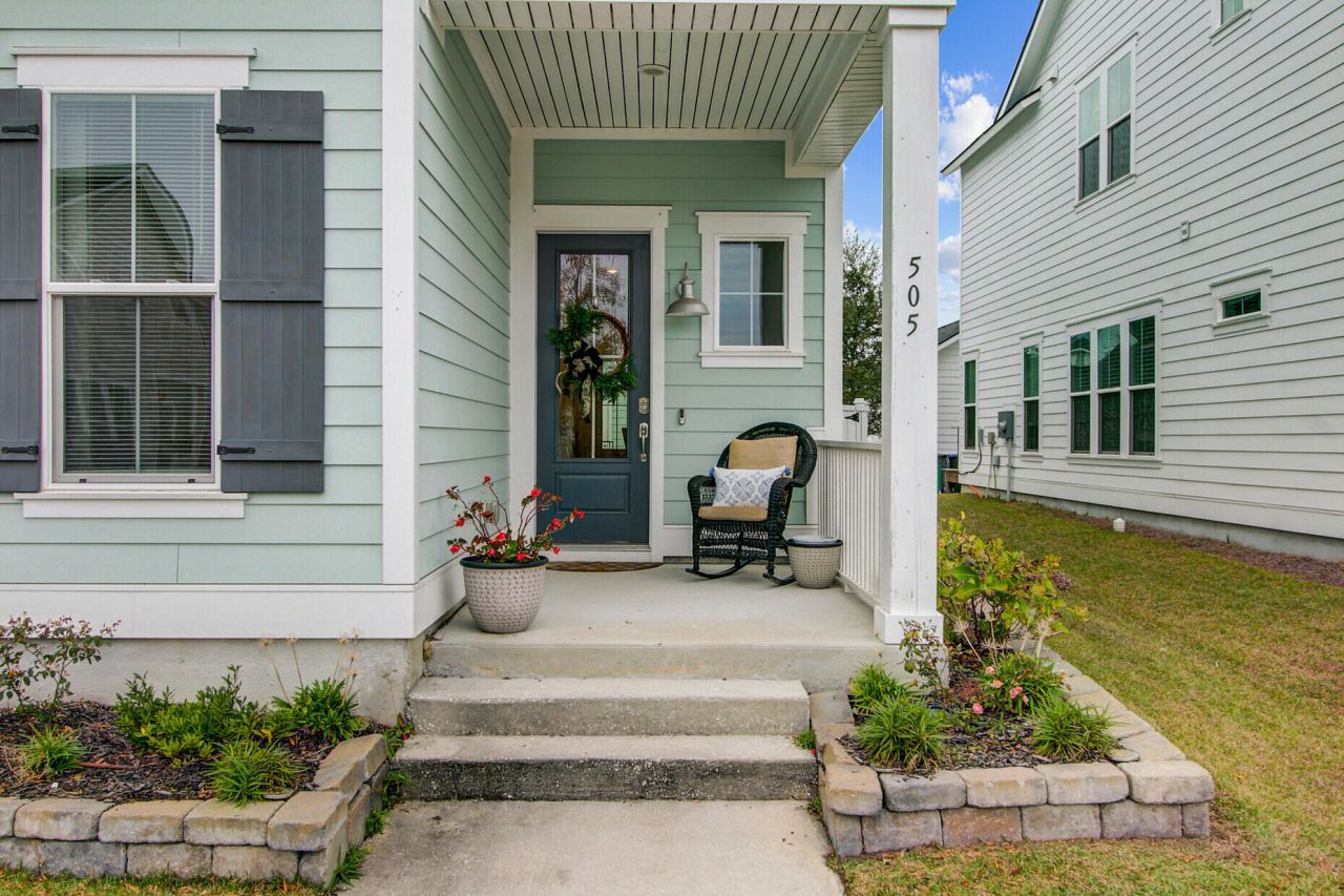 505 N Commodore Way Photo 5