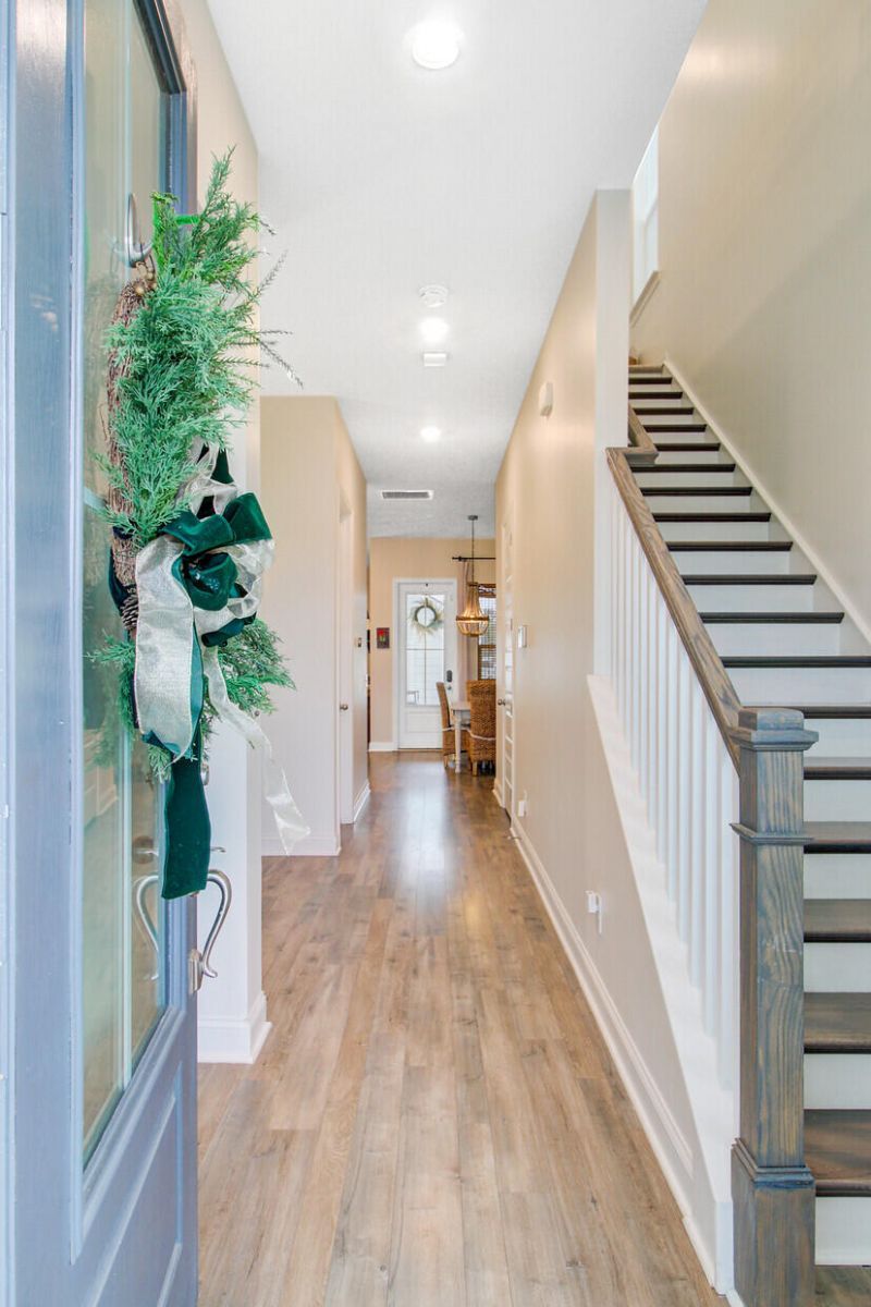 505 N Commodore Way Photo 6