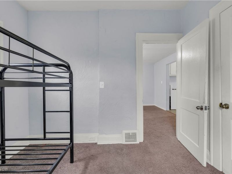 8006 Maryland Avenue, Cleveland, OH 44105 Photo 13