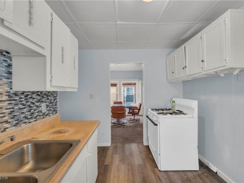 8006 Maryland Avenue, Cleveland, OH 44105 Photo 25