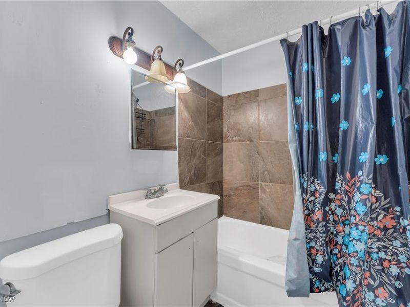 8006 Maryland Avenue, Cleveland, OH 44105 Photo 30