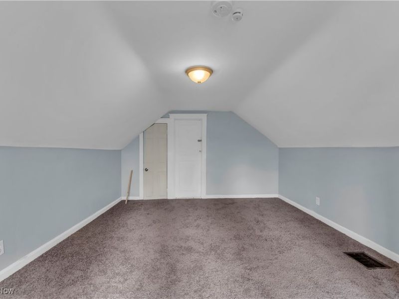 8006 Maryland Avenue, Cleveland, OH 44105 Photo 32