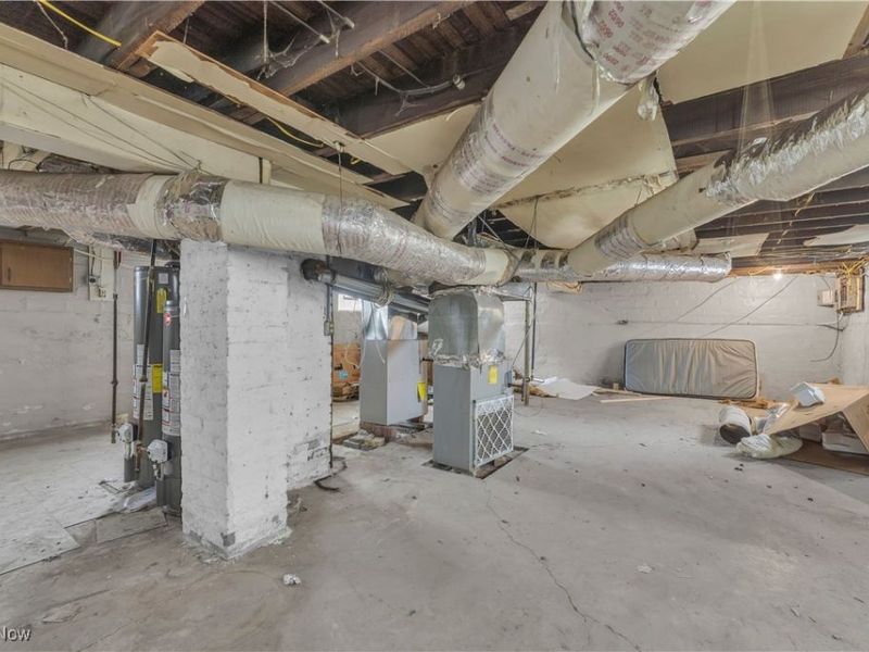 8006 Maryland Avenue, Cleveland, OH 44105 Photo 33