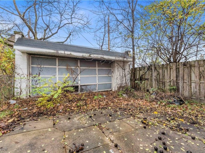 8006 Maryland Avenue, Cleveland, OH 44105 Photo 36