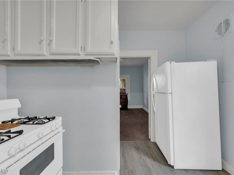 8006 Maryland Avenue, Cleveland, OH 44105 Photo 9