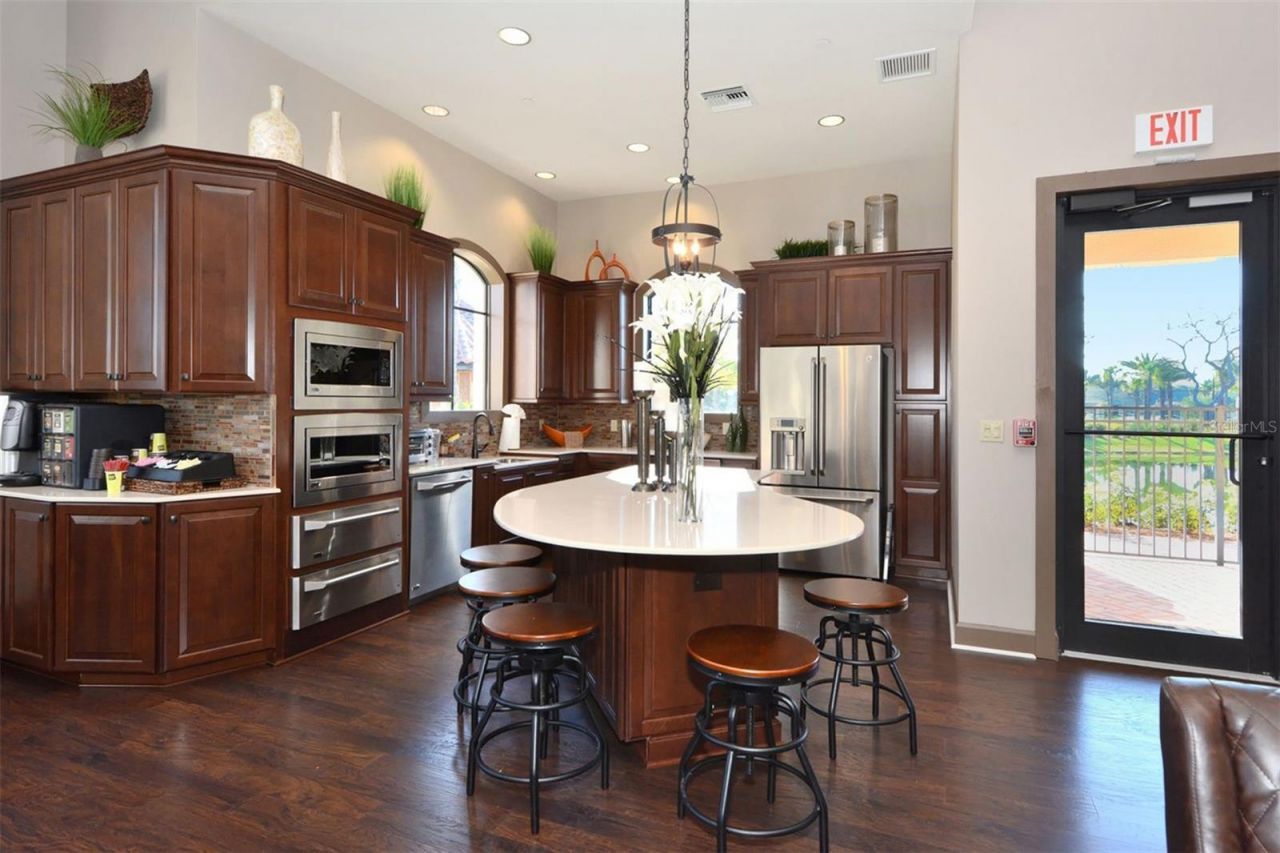 8101 Gabanna Drive, Sarasota, FL 34231 Photo
