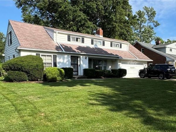 2515 Bolton Road, Cleveland Heights, OH 44118
