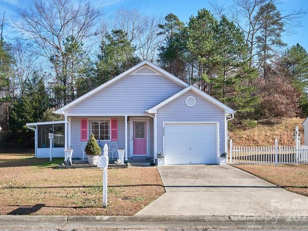 2625 Stratford Lake Road , Winston Salem, NC 27103