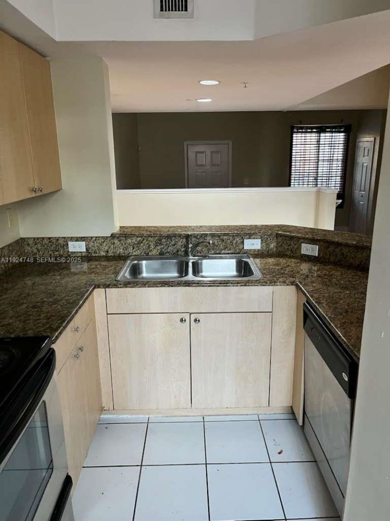 2891 NE 185th St, Unit 1006, Aventura, FL 33180 Photo