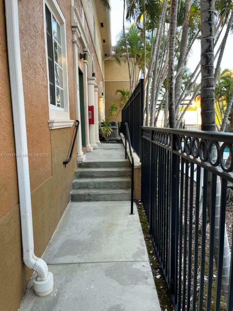 2891 NE 185th St, Unit 1006, Aventura, FL 33180 Photo