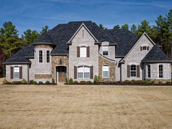 11282 Vickis Lane, Olive Branch, MS 38654