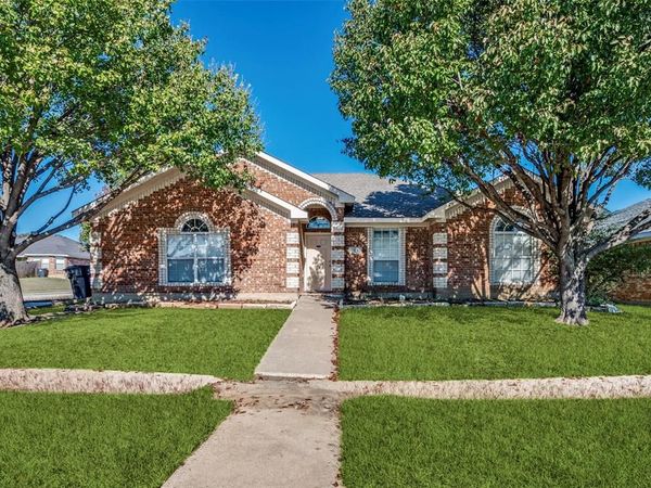 315 Mcmurtry Drive, Arlington, TX 76002