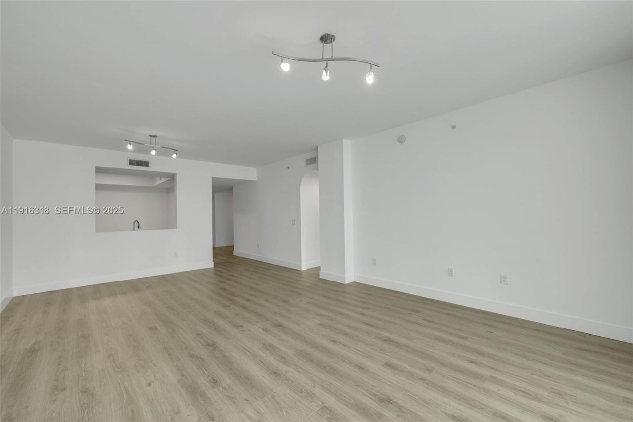 3340 NE 190th St, Unit 503, Aventura, FL 33180 Photo