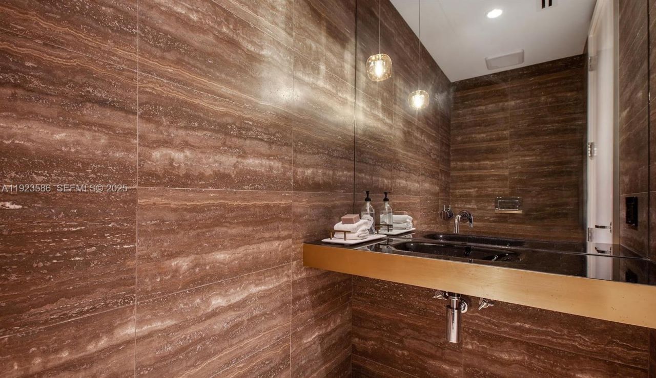 300 Collins Ave, Unit PH2, Miami Beach, FL 33139 Photo