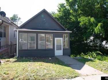1204 S 27 Street, Omaha, NE 68105