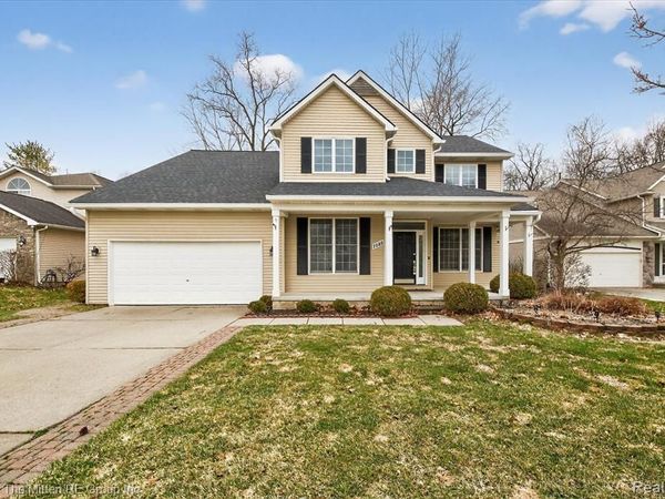 1089 Gallop Lane, South Lyon, MI 48178