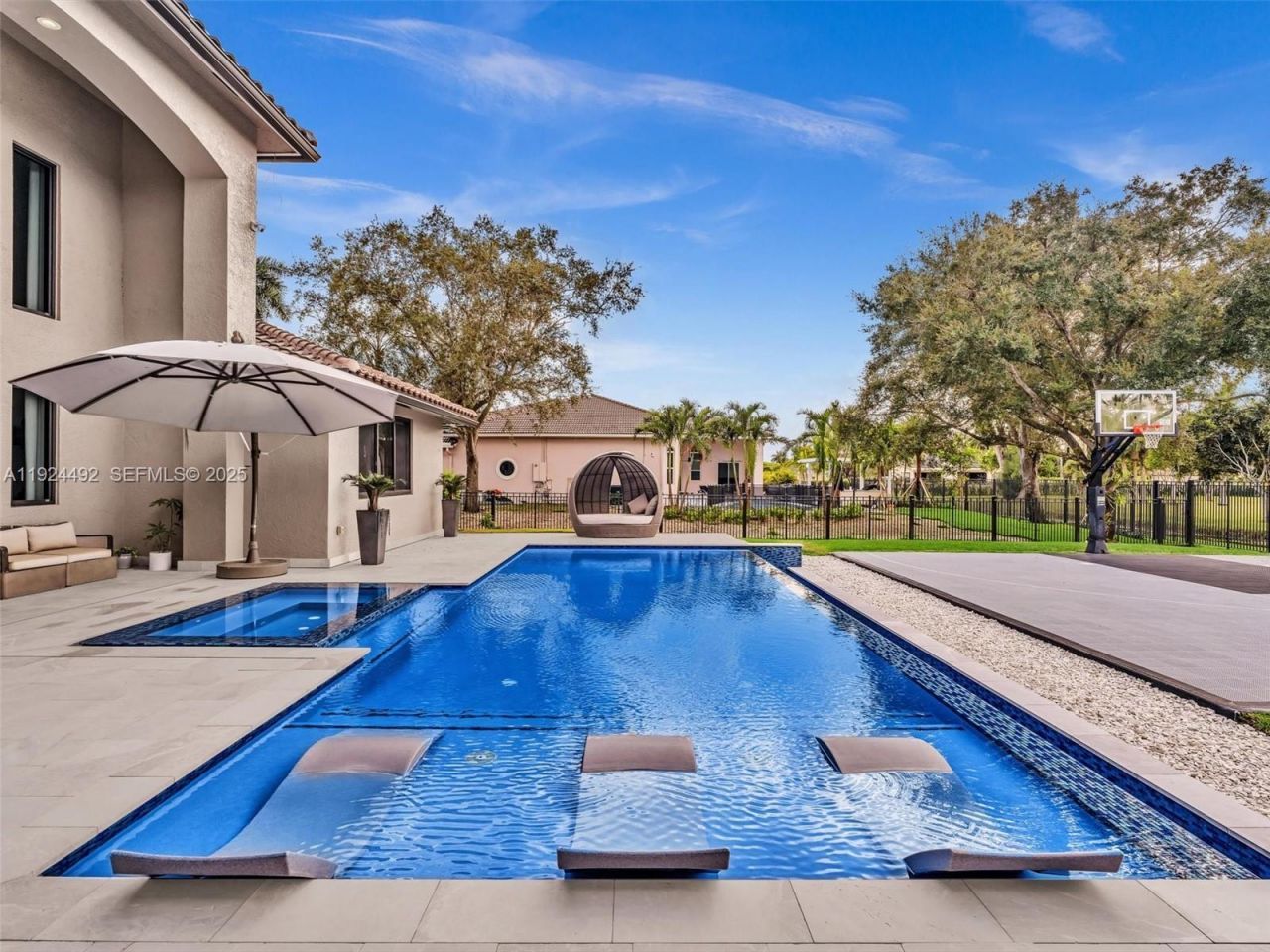 1021 NW 115th Ave, Plantation, FL 33323 Photo