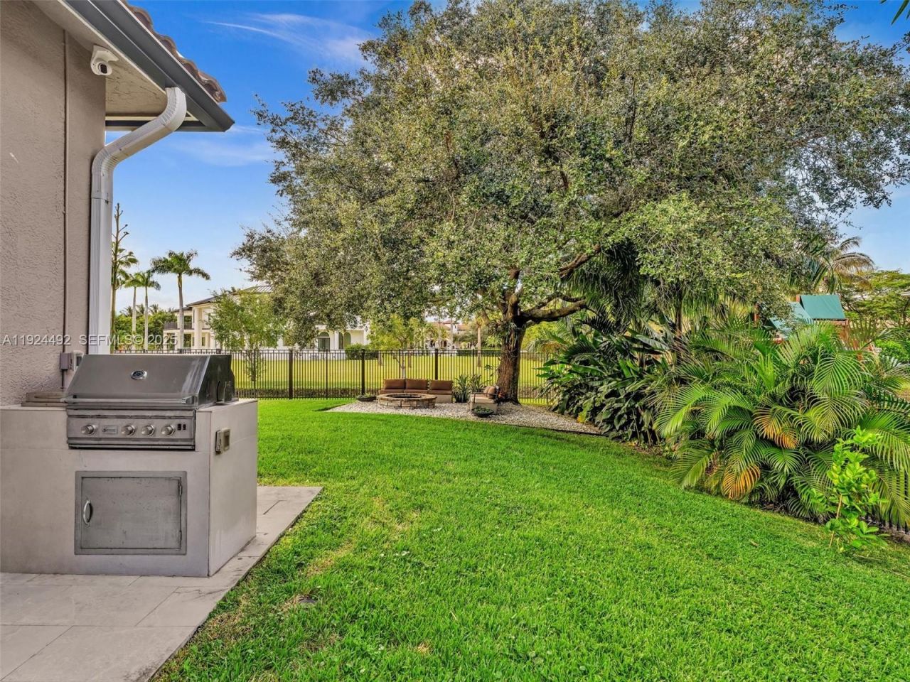 1021 NW 115th Ave, Plantation, FL 33323 Photo