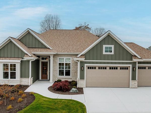 W208N5633 Turnberry LANE, Menomonee Falls, WI 53051