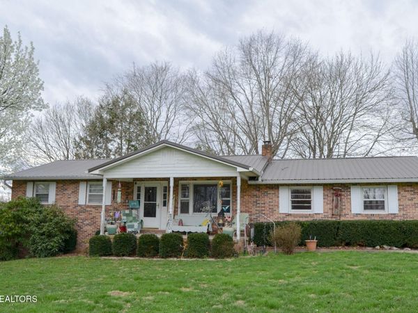 2620 Deer Lodge Hwy, Deer Lodge, TN 37726