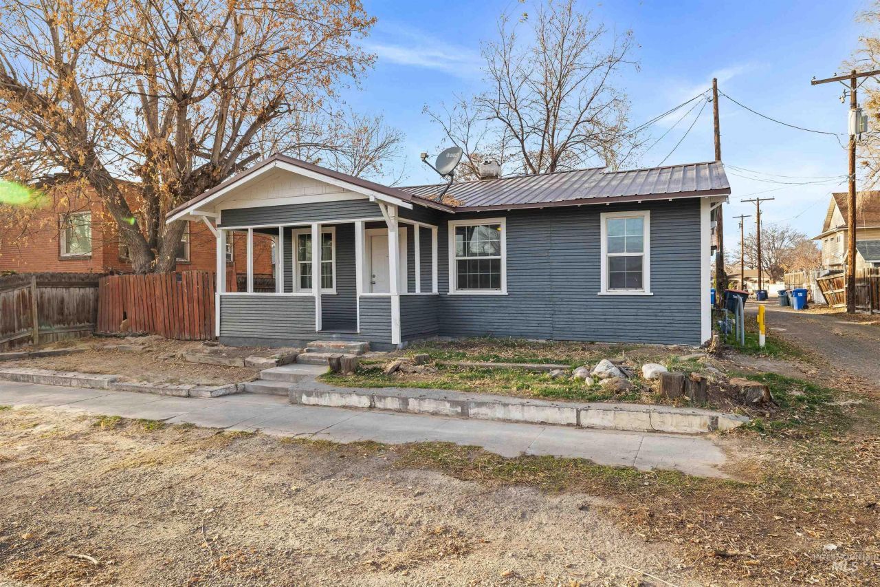 617 Eden St N, Twin Falls, ID 83301 Main Photo