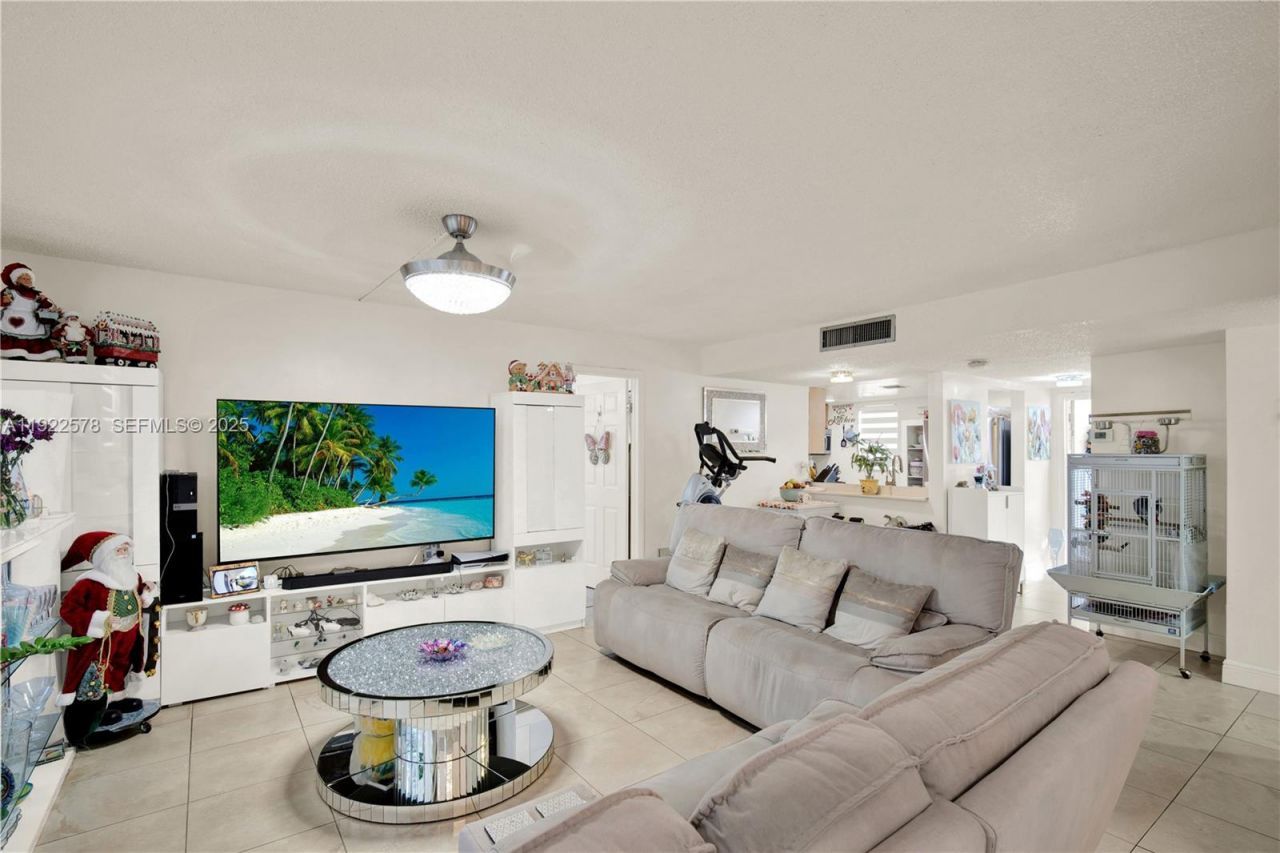 14195 SW 87th St, Unit B115, Miami, FL 33183 Photo